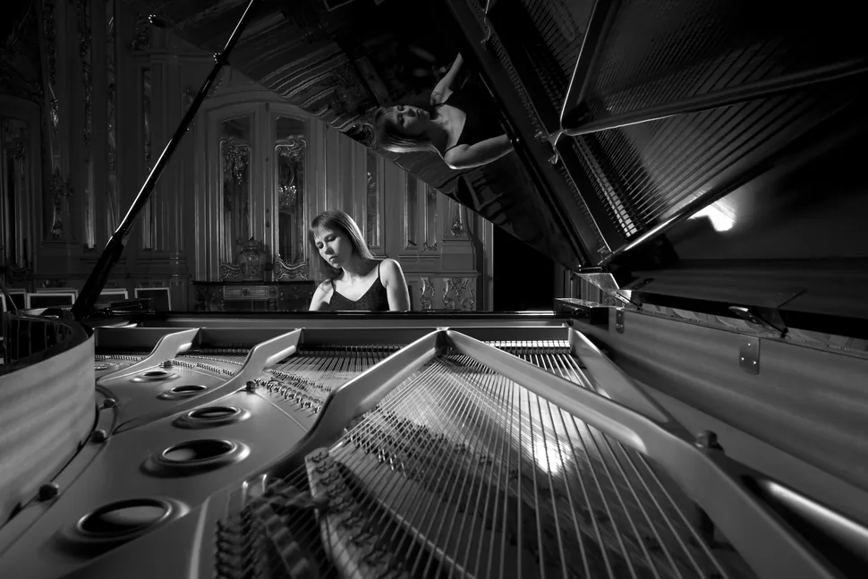 Anne Kaasa at the piano